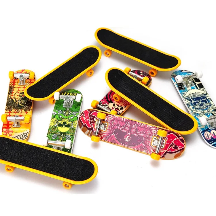 Qiger Cheaper Finger Toys Promotional Gift Cheaper Decompression SkateBoard Finger Board For Kids