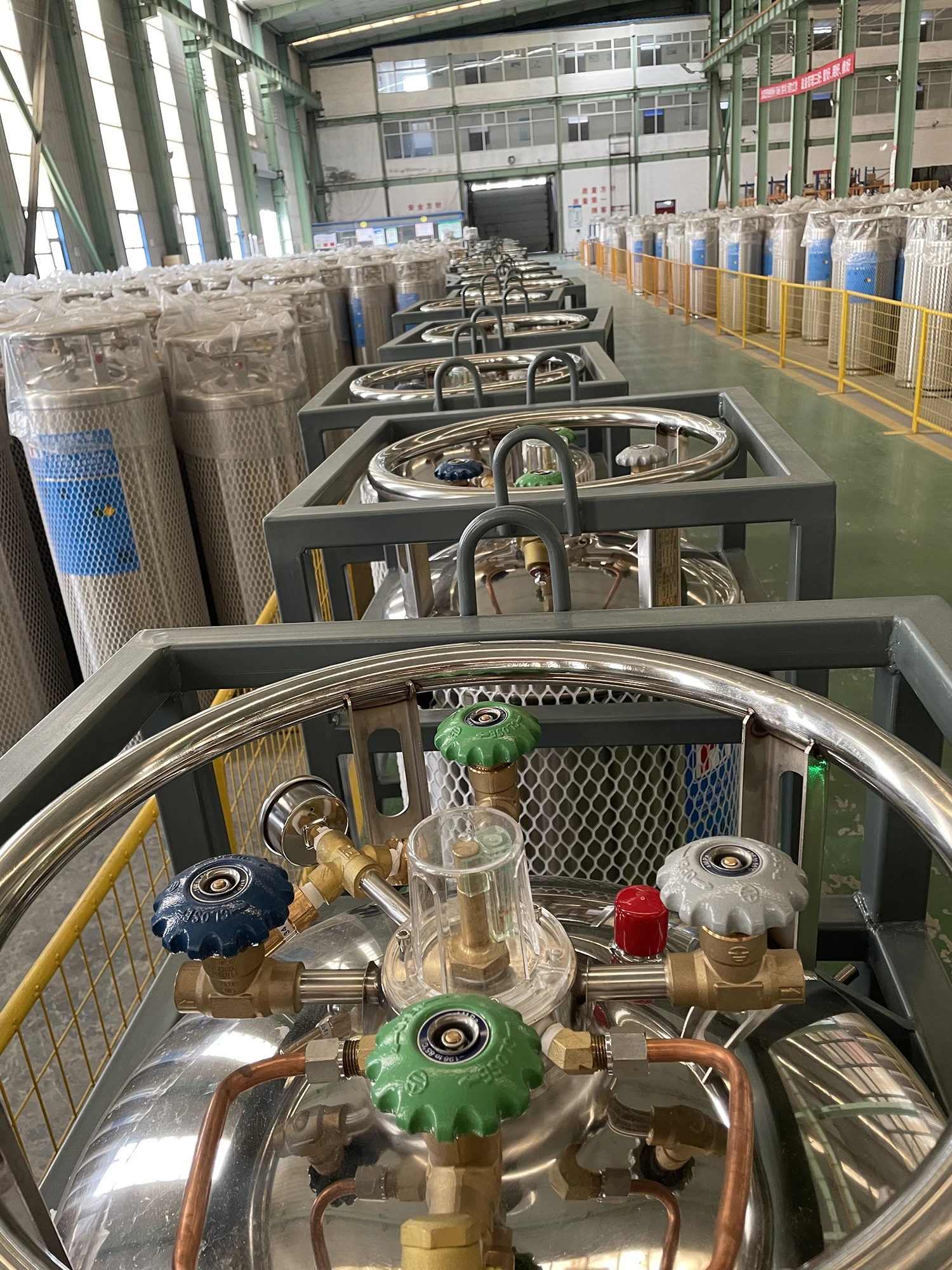 Manufacturers Portable Industrial Stainless Steel Dewar Liquid Air Oxygen Cylinder