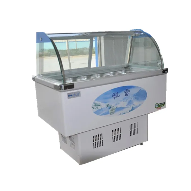 Изогнутый стеклянный шкаф для демонстрации фруктовых и овощных салатов