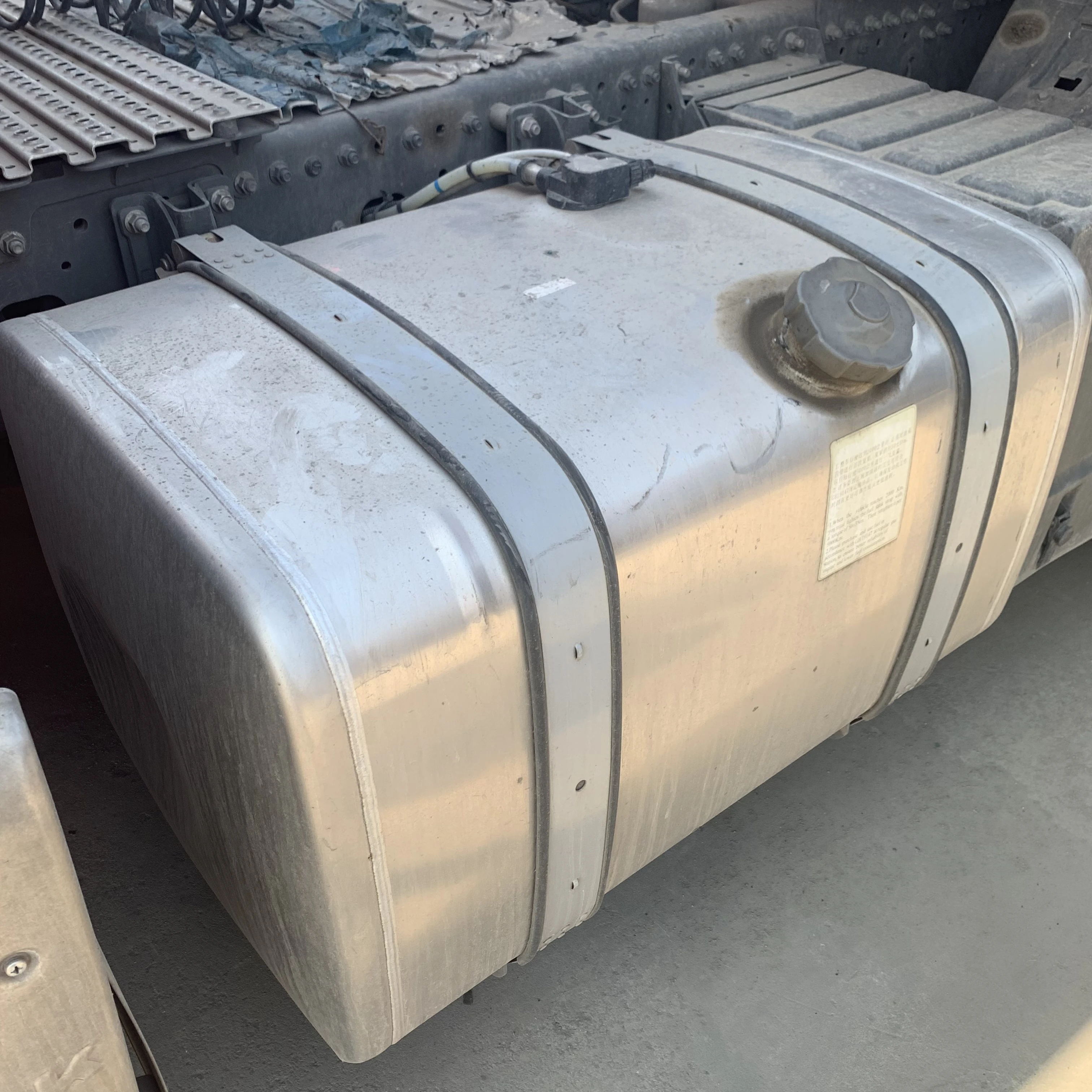 New sinotruk G7 tractor truck head 6x4 10 wheel 540 hp Price used prime mover import tractor truck For Sale