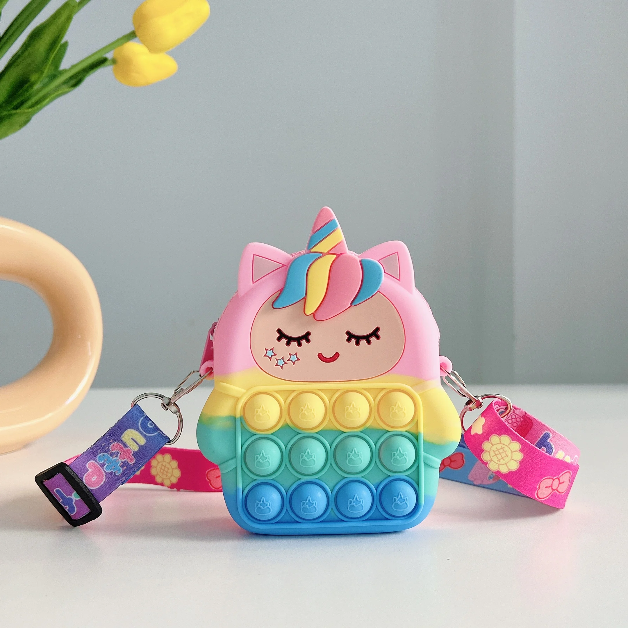 Hot Sale Silicone Toy Cute Shoulder Bag Crossbody Coin Purse Handbags For Kids closed eyes