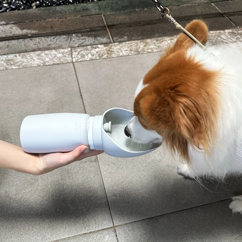Hot Selling Custom Portable Silicone Outdoor Walking Drinking Feeder Leak Proof Puppy Bowls Pet Dog Travel Water Bottle