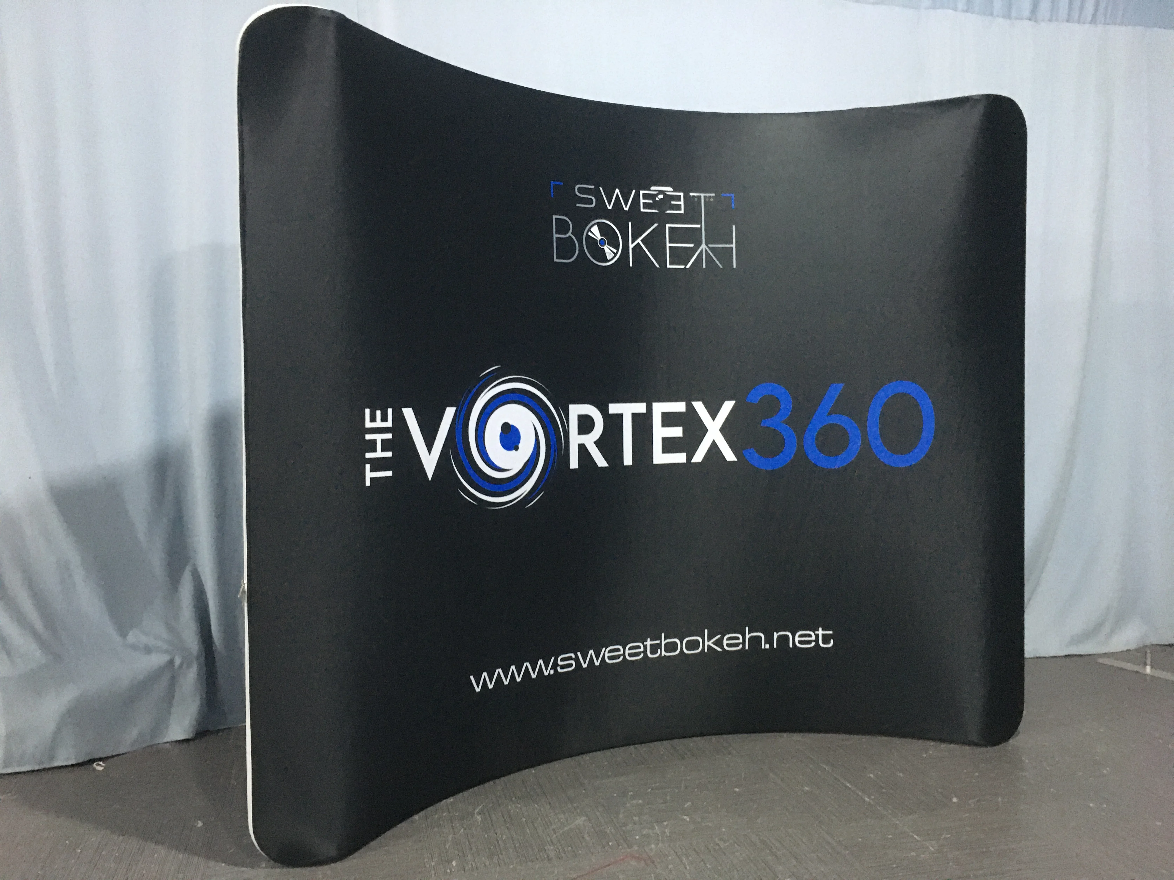 Custom Print Tension Fabric Curved Backdrop 8ft Pillow Case Backdrop Trade Show Event Tension Fabric Display