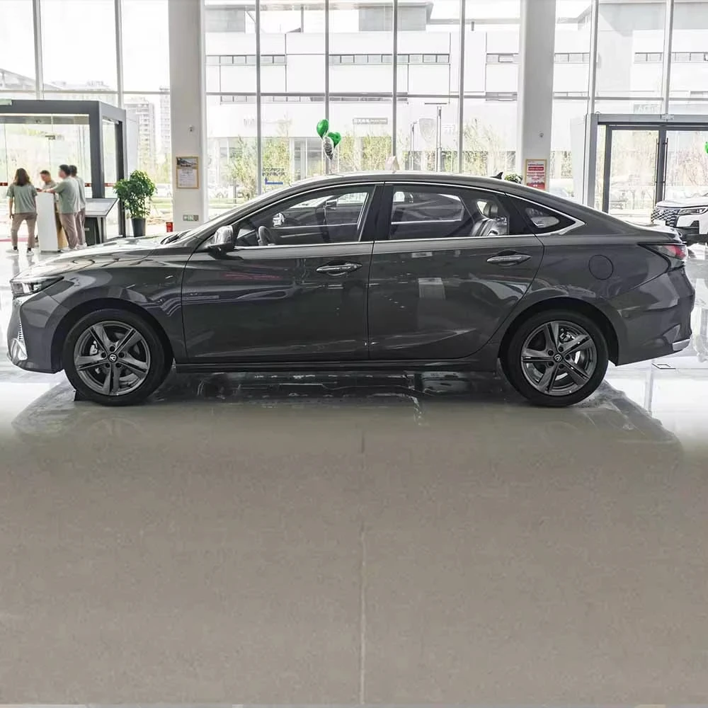 CHANGAN Car REATON PLUS Petrol Sedan Vehicles Gas Car dubai Compact Sedan low price WithGearbox