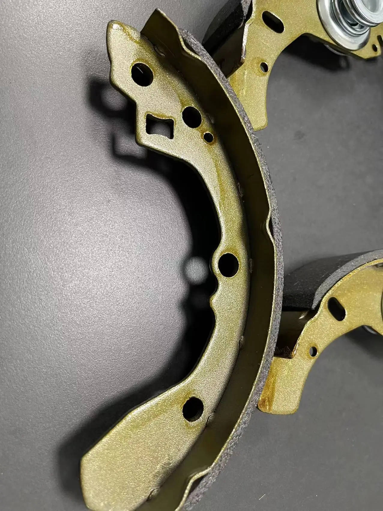 Super wear-resistant Lada 2108 Car Parts Drum Brake Pad Ceramic brake shoe 2108-3502090 Cheap Price