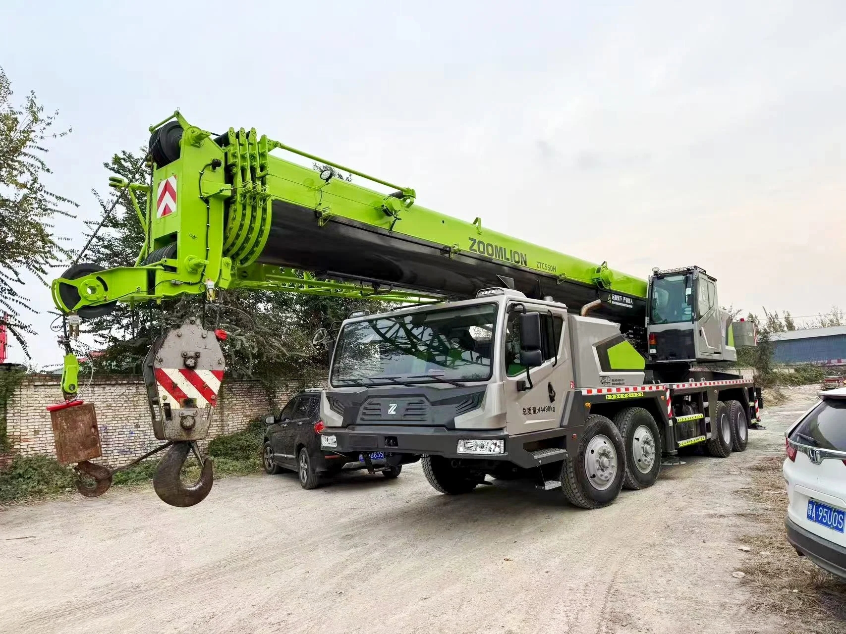 ZOOMLION 55 тонн ZTC550H-1 30 ZTC300V532 70 ZTC700H6 гидравлический мобильный автокран