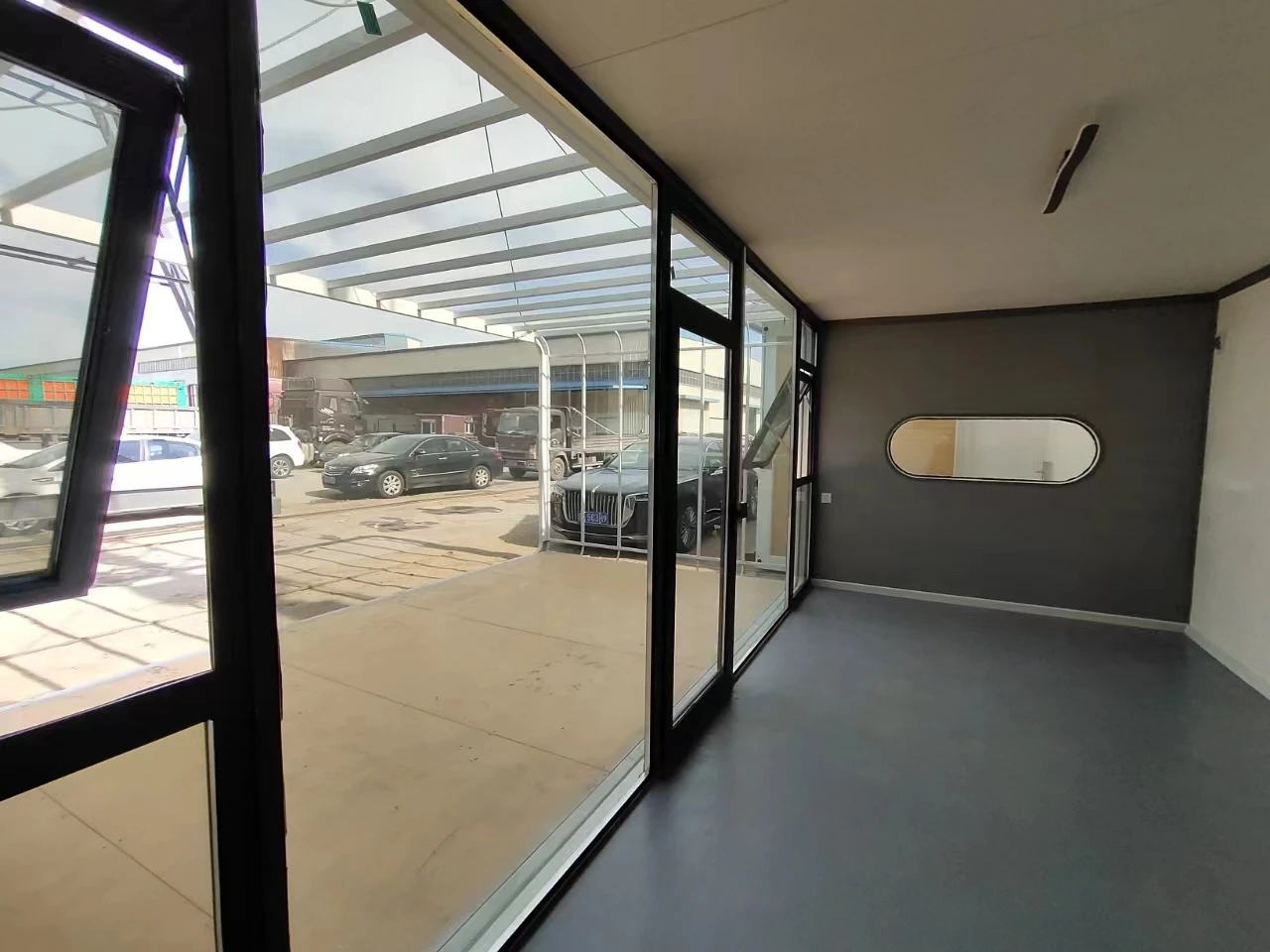 Modern Style Large Glass Sea View Prefabricated Steel Frame Villa/Shop Multi-Scene Office Accommodation for Warehouses