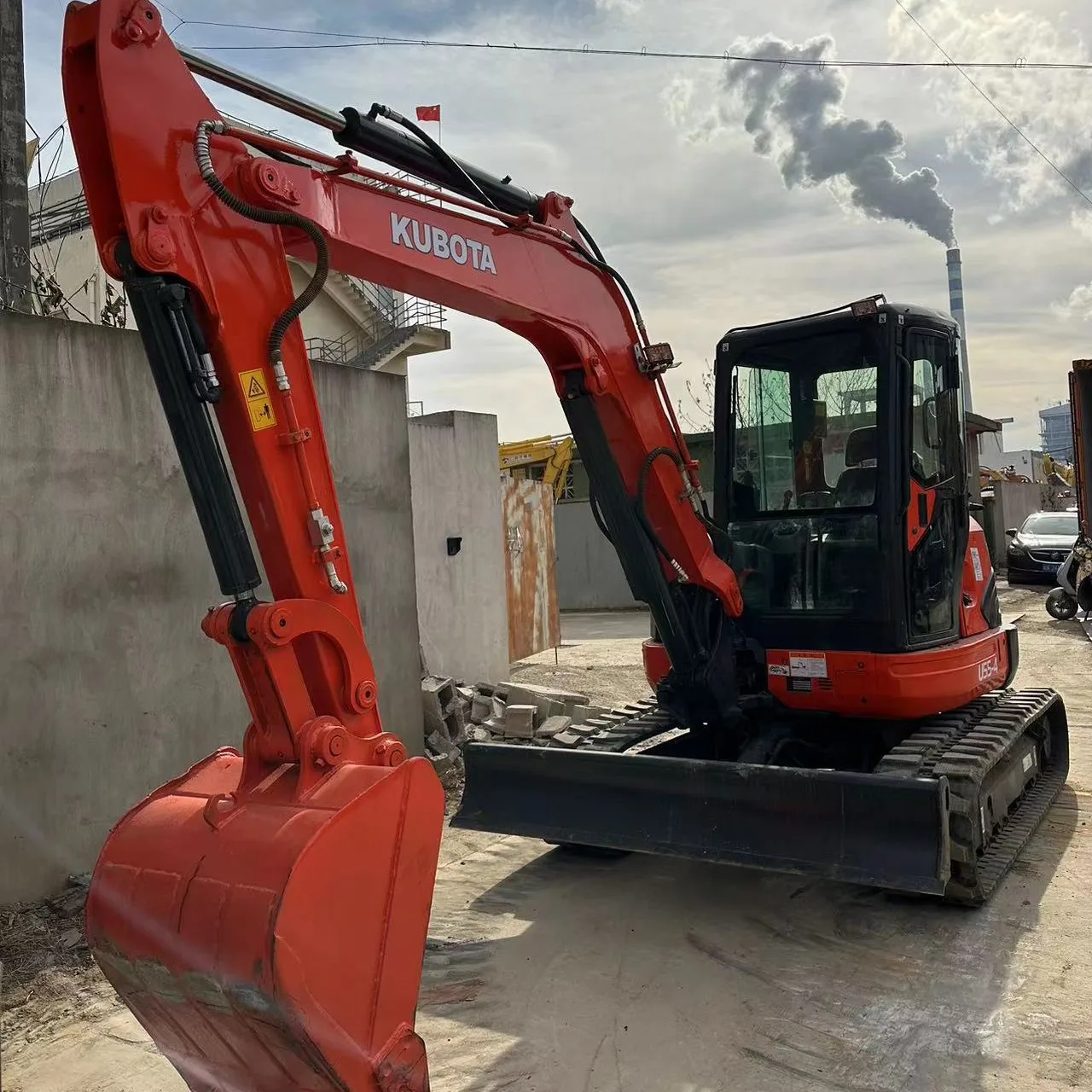 Cheap Price 5ton mini excavator used kubota 55-4 crawler excavator originally made in japan