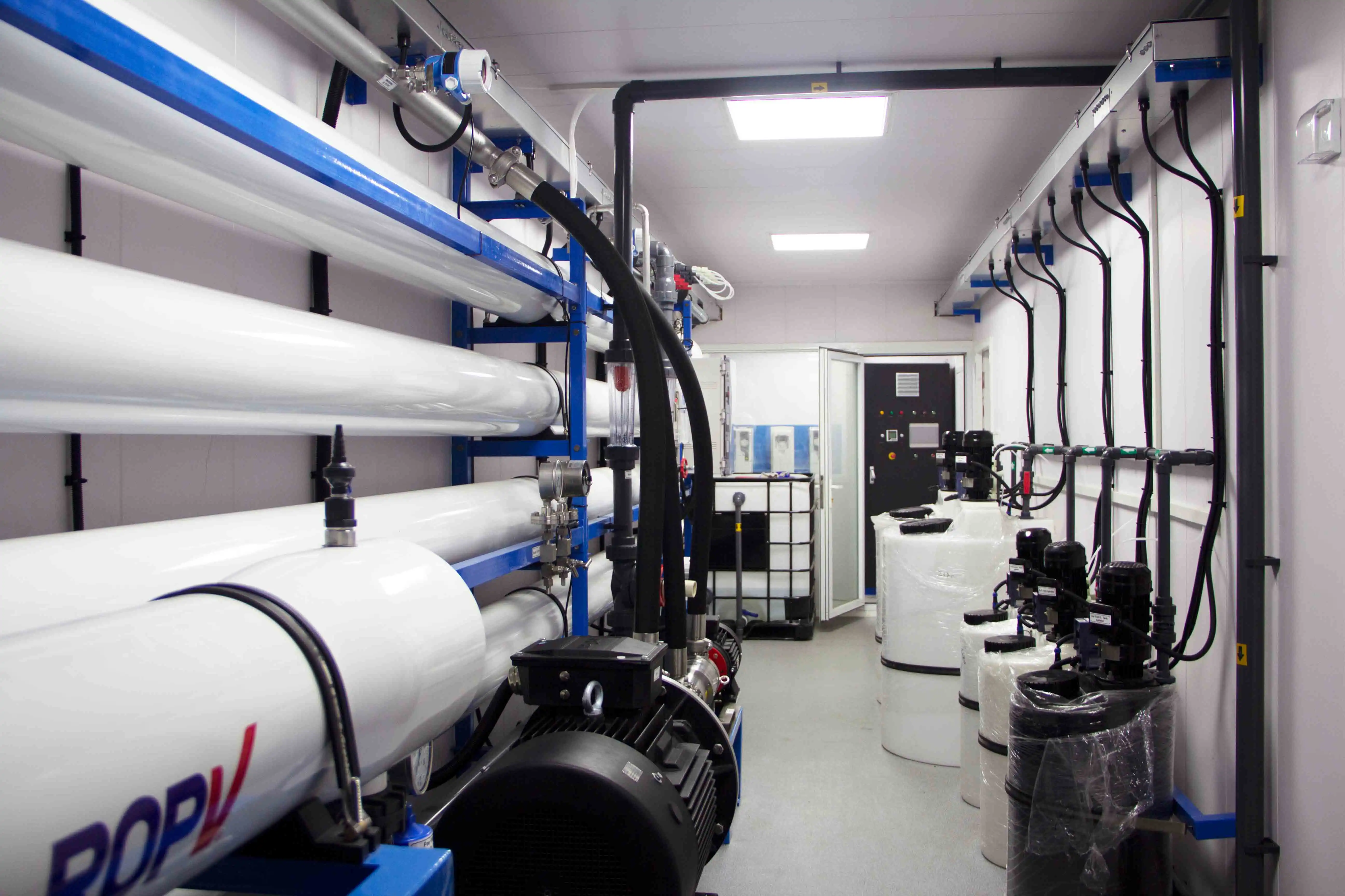 Seawater desalination plant desalination water to drinking water