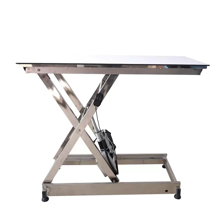 Electrical examination table for veterinary use