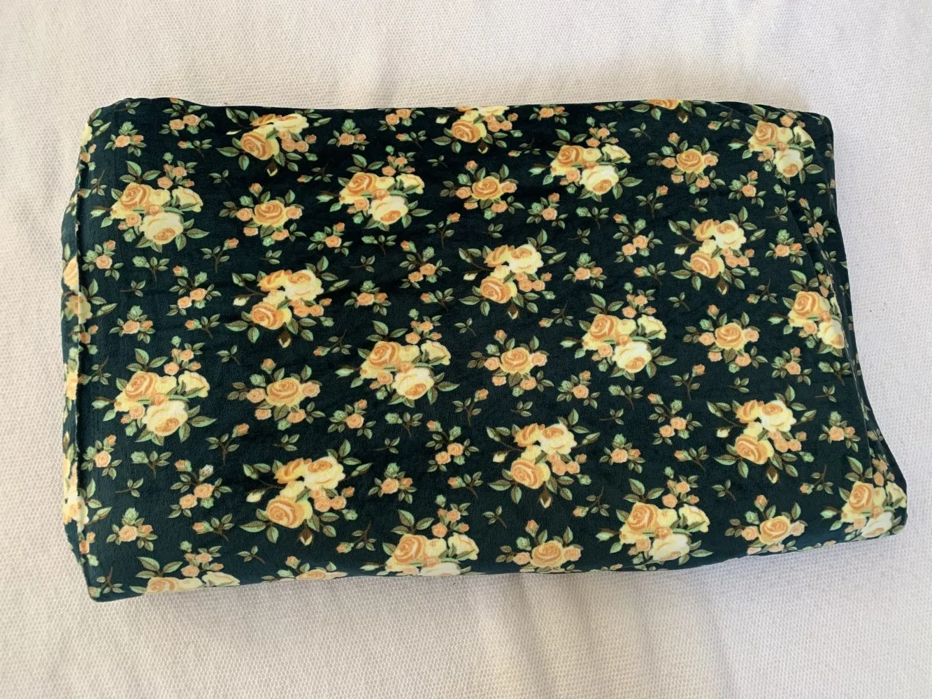 
High Performance Bright Silky Big Exquisite Tablecloths Spandex Fabric Polyester 