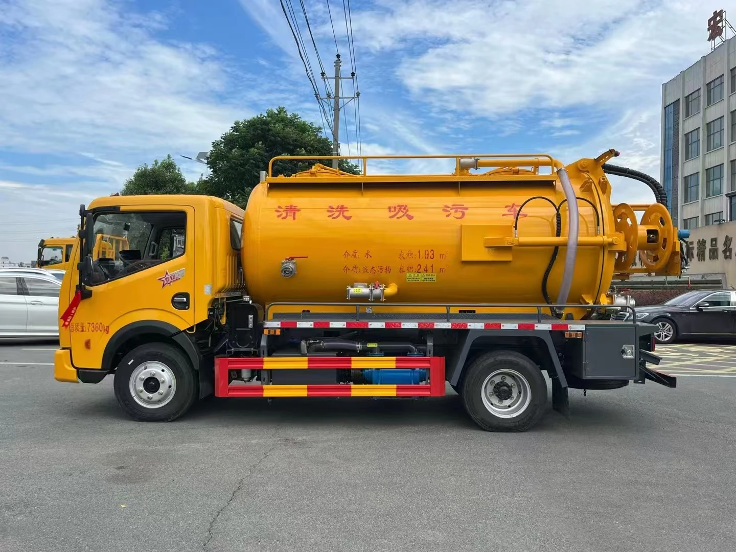 The New Dongfeng High Pressure Cleaning Vehicle Can Be Used for Pipeline Dredging of Fertilizer Pond Waste Water Pumping
