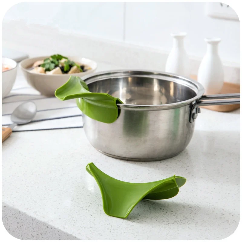Anti-Spill Silicone Kitchen Accessories Pots Pans Liquid Soup Nozzle Mouth Funnel Pour Soup Spout Edge Deflector Cooking Tool