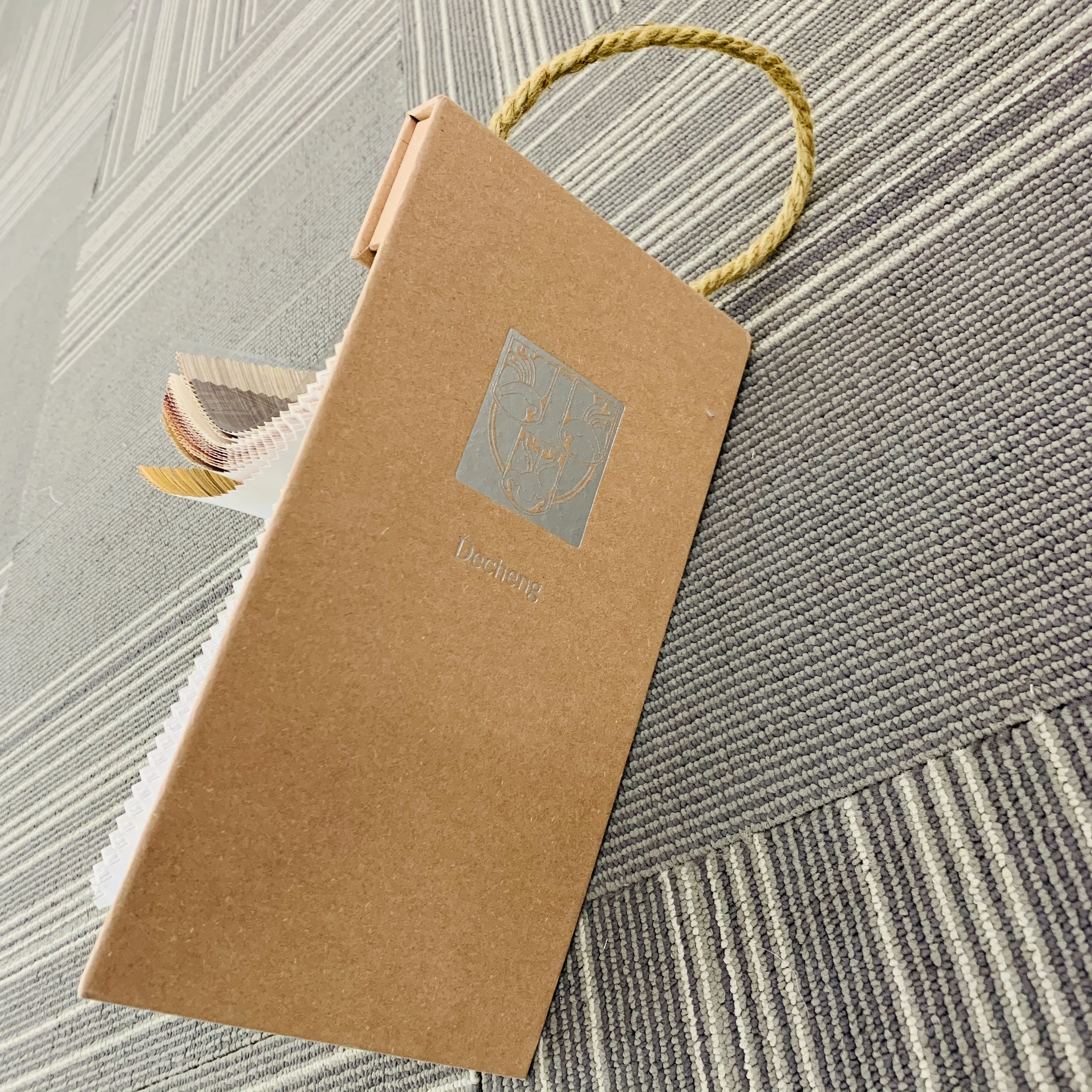 Костюм книга с образцами