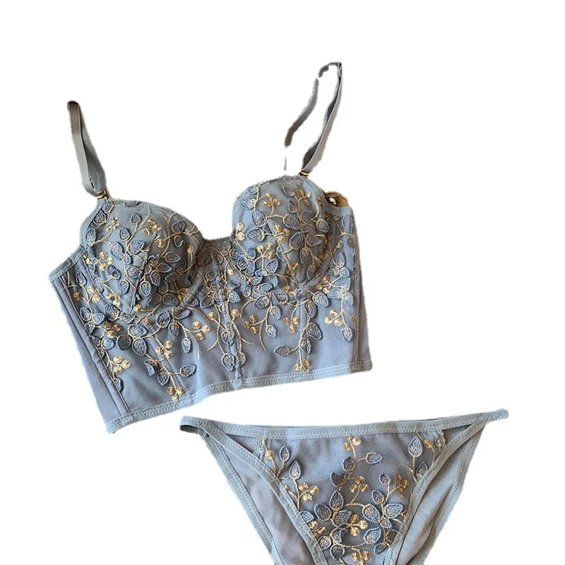 Wholesale New Bra & Panties Set Sexy Girl Underwear Bra women Lace Embroidered Sexy Gathering Lingerie Comfortable Underwear