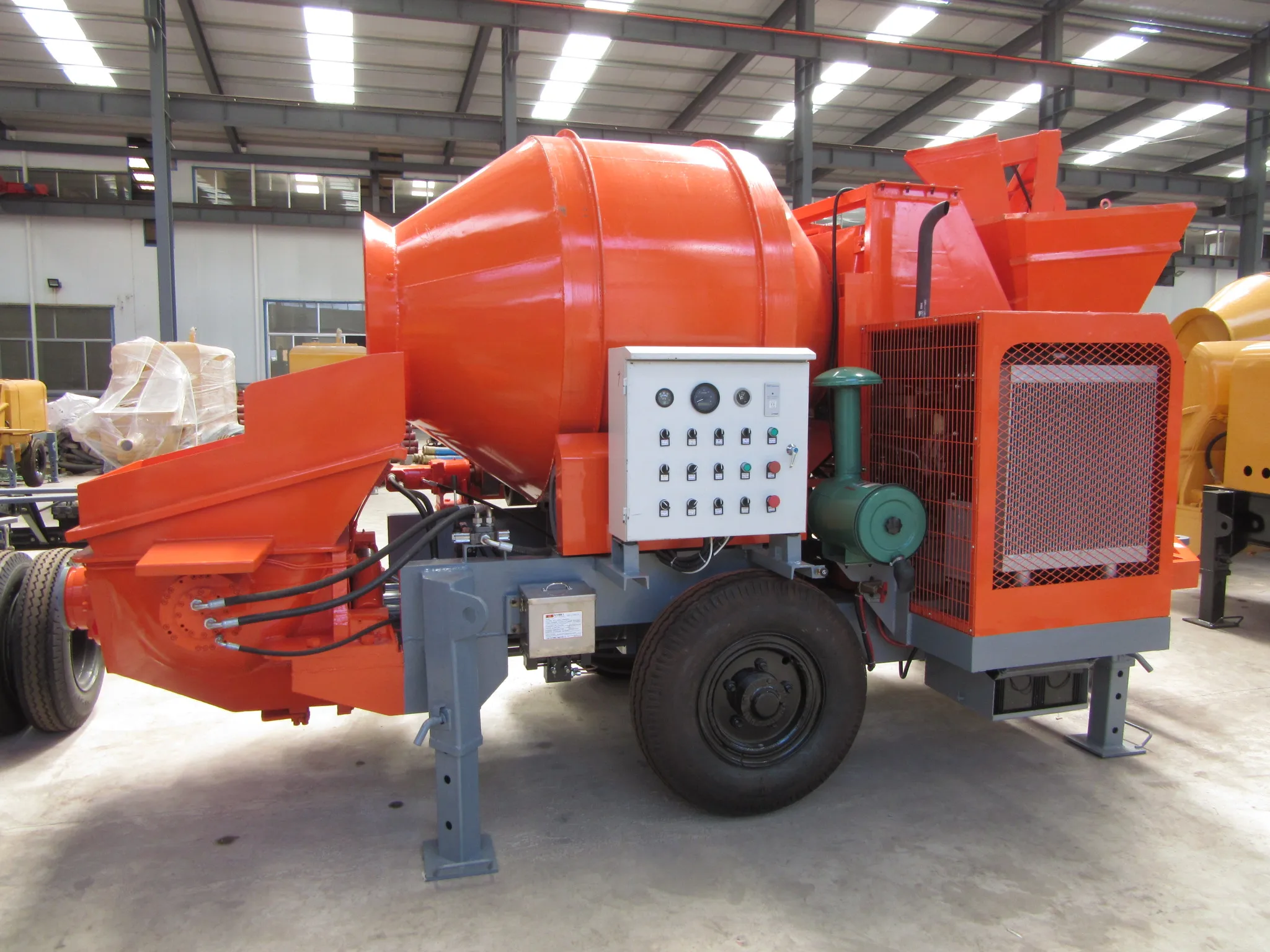 Hot selling 40M3/H Self-Loading Diesel Portable Concrete Mixer with Pump for Manufacturing Plants and Construction in China