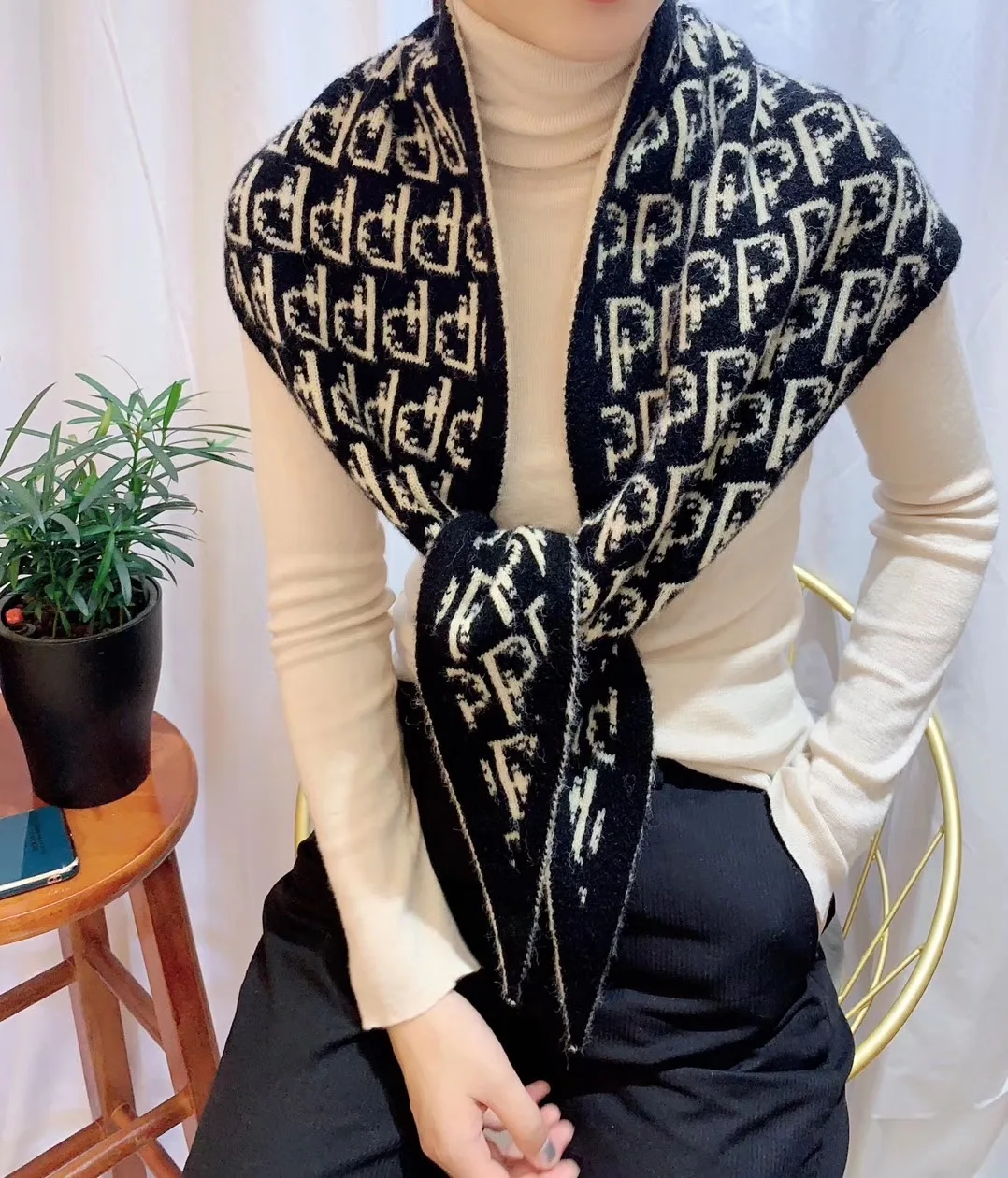 
luxury D style new fashion knitted Triangle shawl Scarf for spring autumn winter 