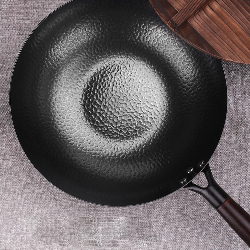 Non-Coating Chinese Wok With Wooden Lid Handmade Iron Wok Non-Stick Carbon Steel Wok Pan
