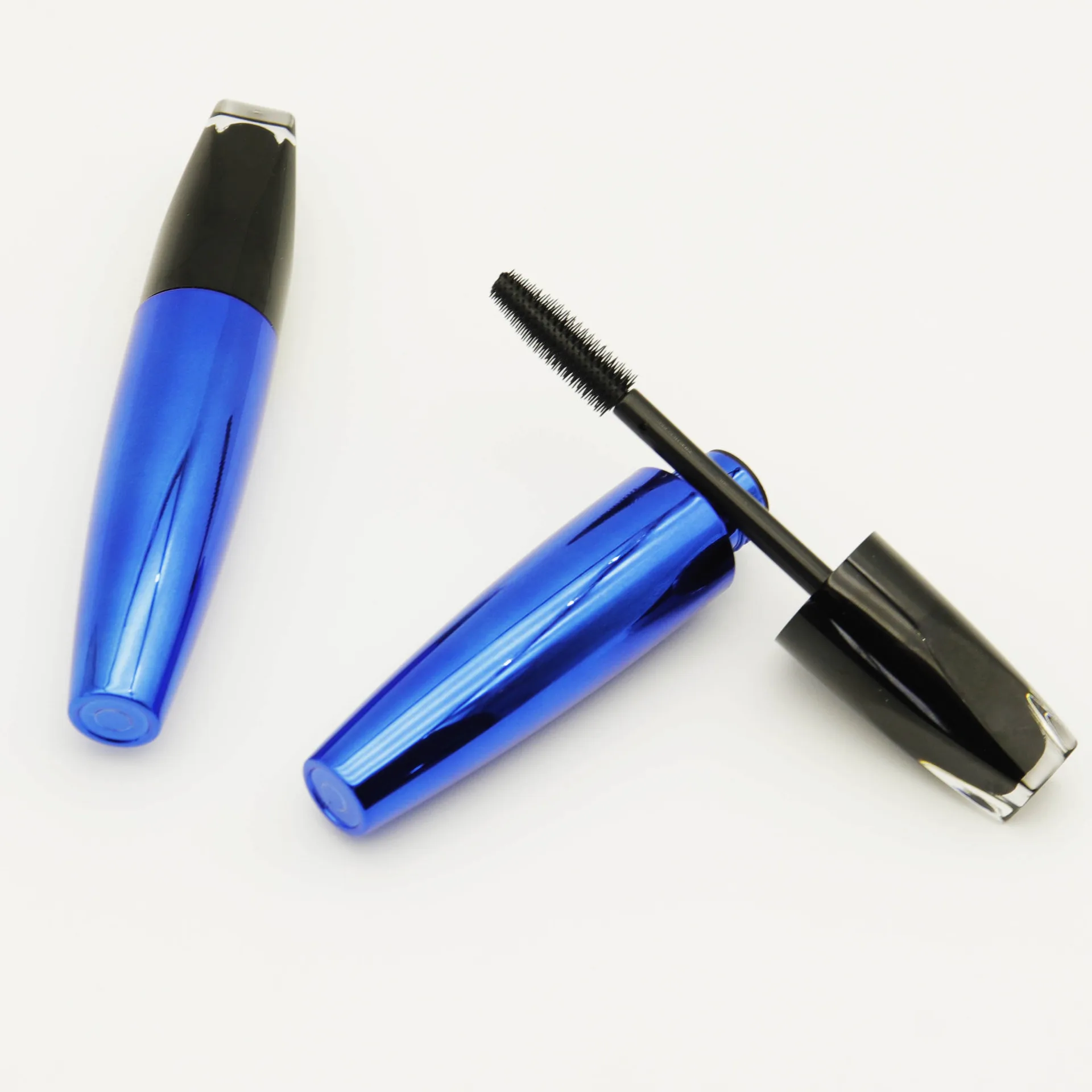 Anti smudge, thick curl, waterproof and logo free eye black