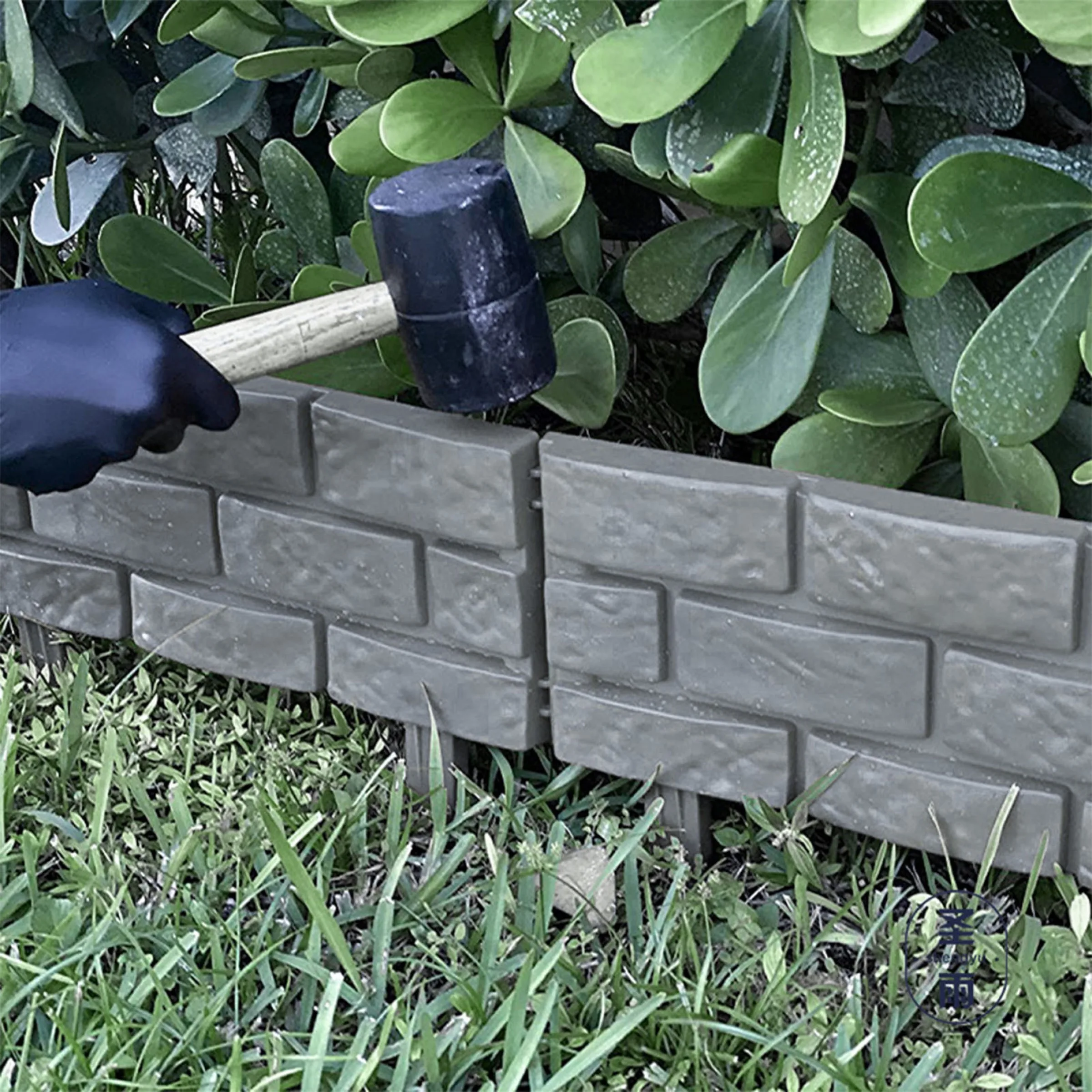  2021 New 4PCS Brick Effect Garden Edging Quality Fence Plastic Border Lawn For Decorative