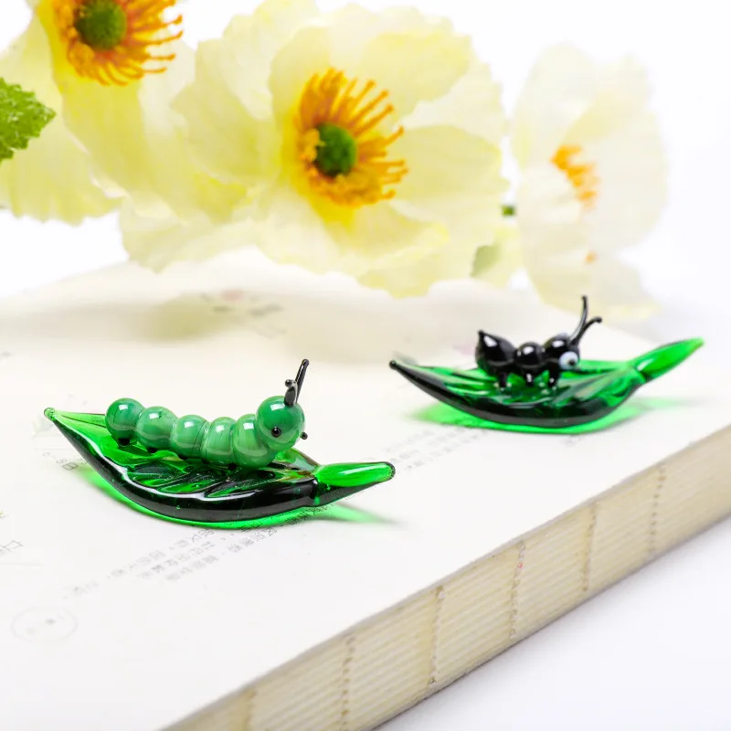 Charm Red Insect Graphics Green Leaf Decoration Ladybug Ant Butterfly Snail Caterpillar Sculpture Mini Glass
