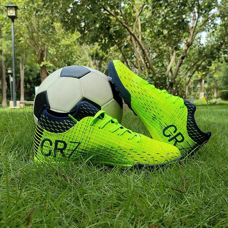 New CR7 Professional Youth Training Football Football Shoes Low-top Broken Nail Synthetic Net Fashion Brand Popular sneaker