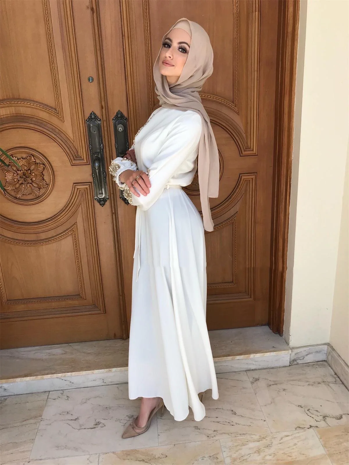 Dubai Modern Luxury Muslim Islamic Woman Clothing Pearl Embroidered Long Sleeve Fashion Elengant Abaya For Party Wedding