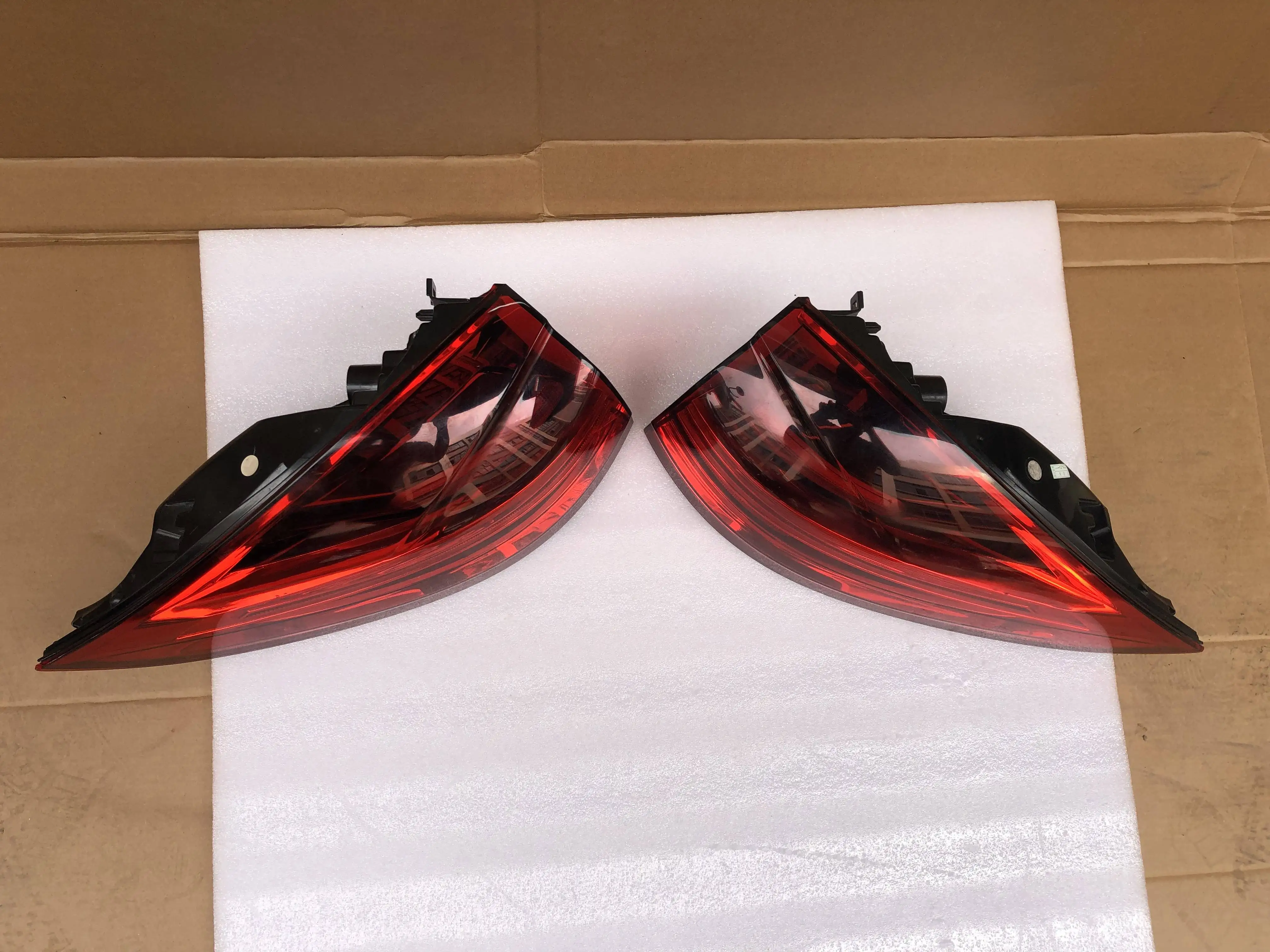 Factory Supply Factory Price Auto Car Accessories Tail Light Rear Lamp Suppliers