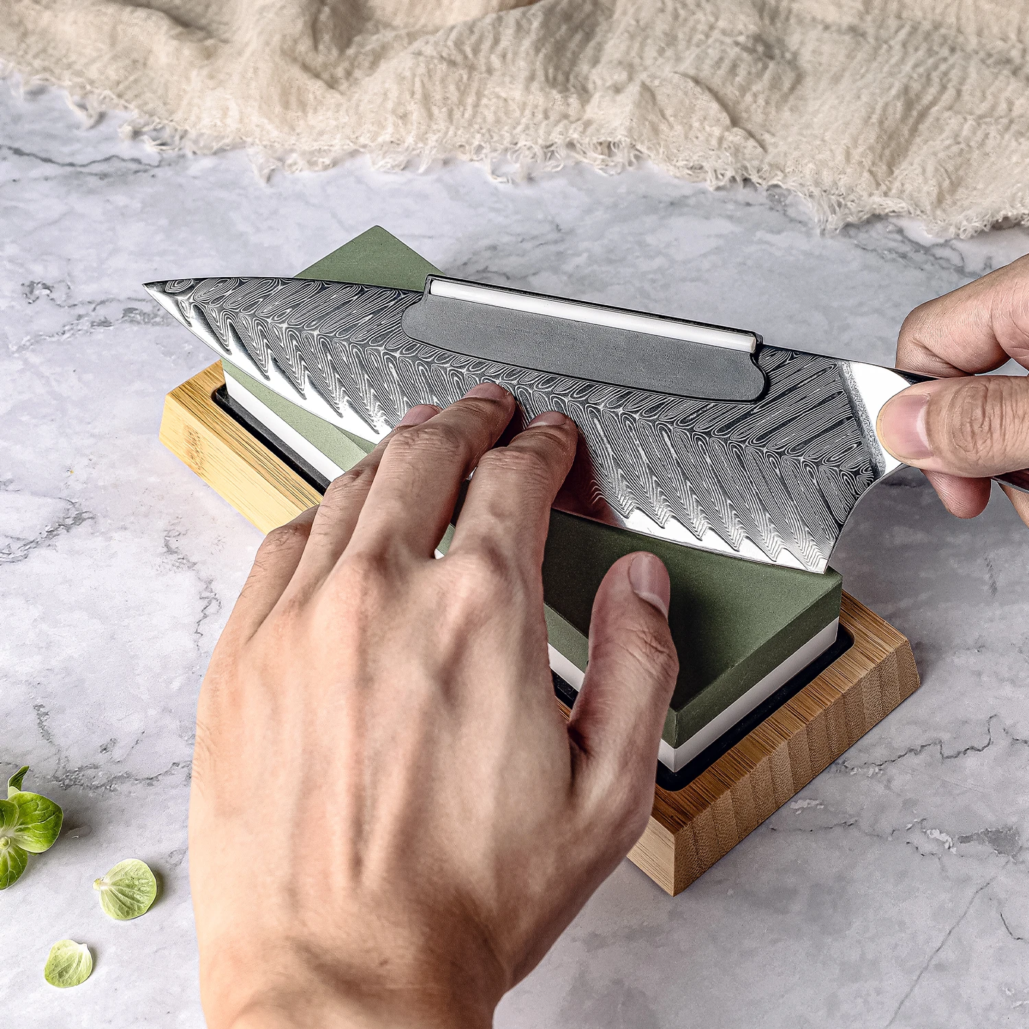 Professional Whetstone Durable 2 Side Grits 240/800 Corundum Sharpening Stone Sharpeners Non-slip Bamboo Holder and Angle Guide