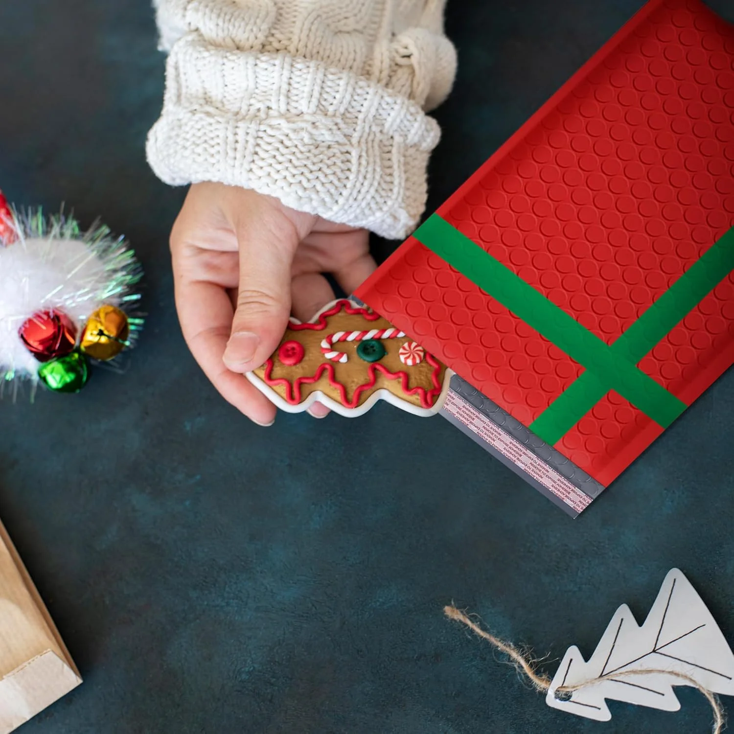 Christmas Poly Bubble Mailers Cushion Mailer Self Seal Holiday Themed Red Green Gift Packaging Envelope