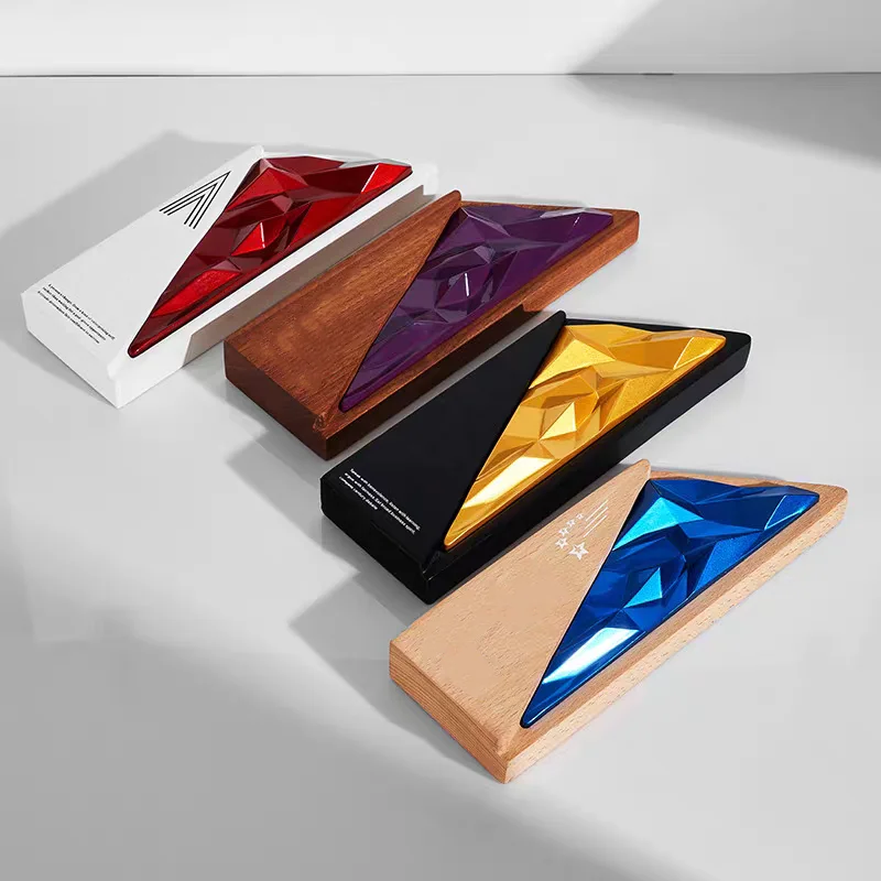 KK High End Atmospheric Metal Crystal Trophy, Solid Wood Geometric Resin Handicraft Company Annual Meeting Trophy