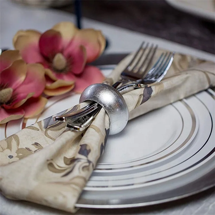 Cheap silver rim white disposable plastic plate in wholesale