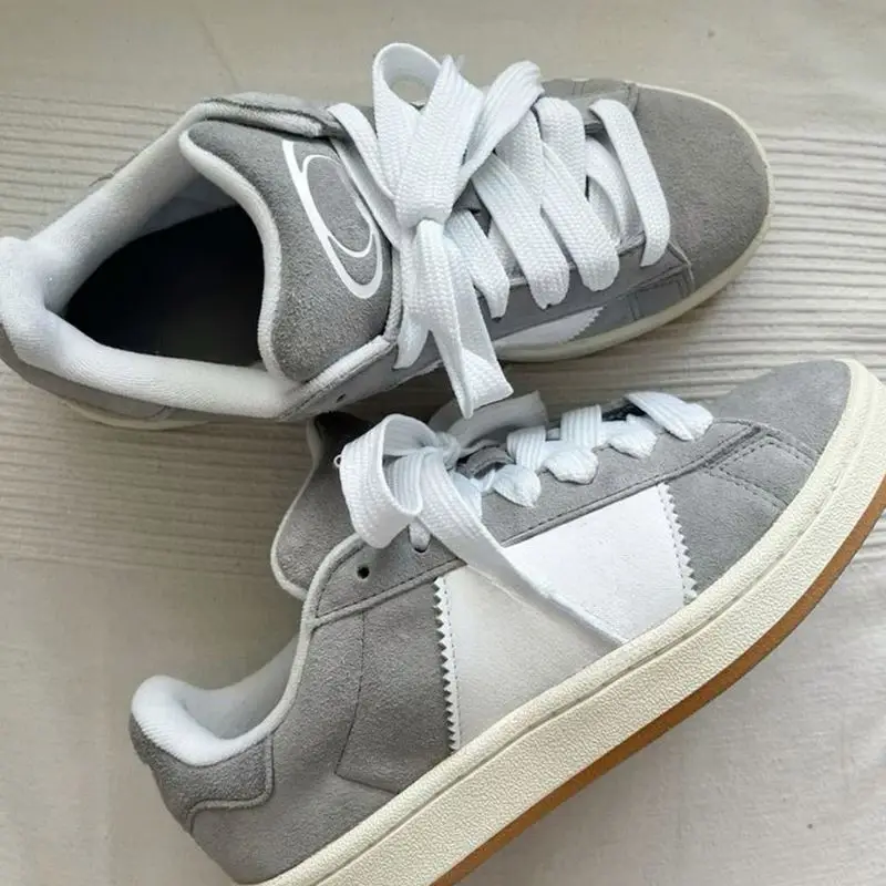 2024 New Free shipping Originals samba shoes Vegan  Shoes men women designer Casual Shoe mens outdoor sneakers sports trainers