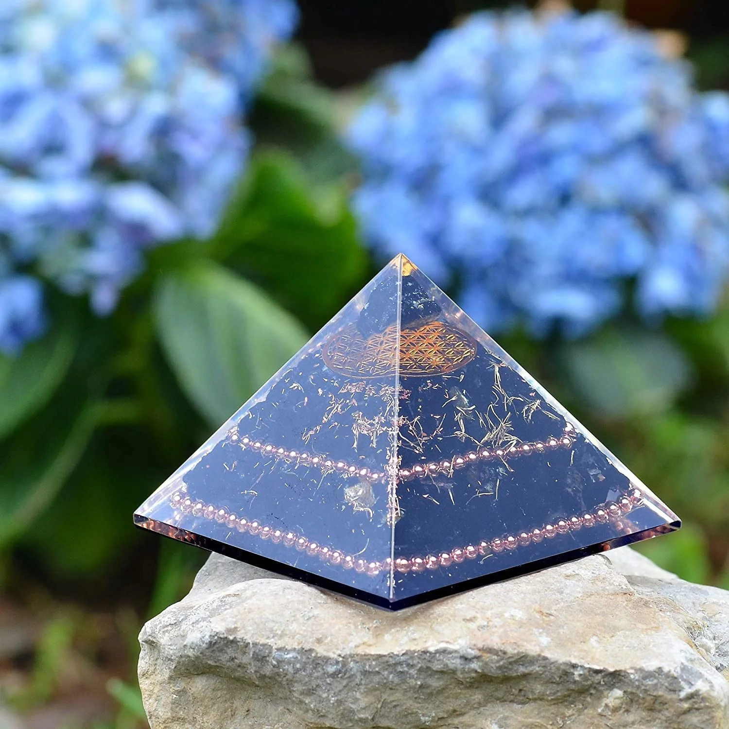 Best selling orgone pyramid with black tourmaline crystal stone energy generator orgonite piramid high quality crystal