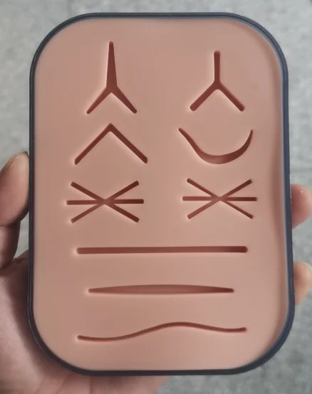 Surgical Suture Training Skin Pad Reusable Silicone Suture Skin Pad With Plastic Base