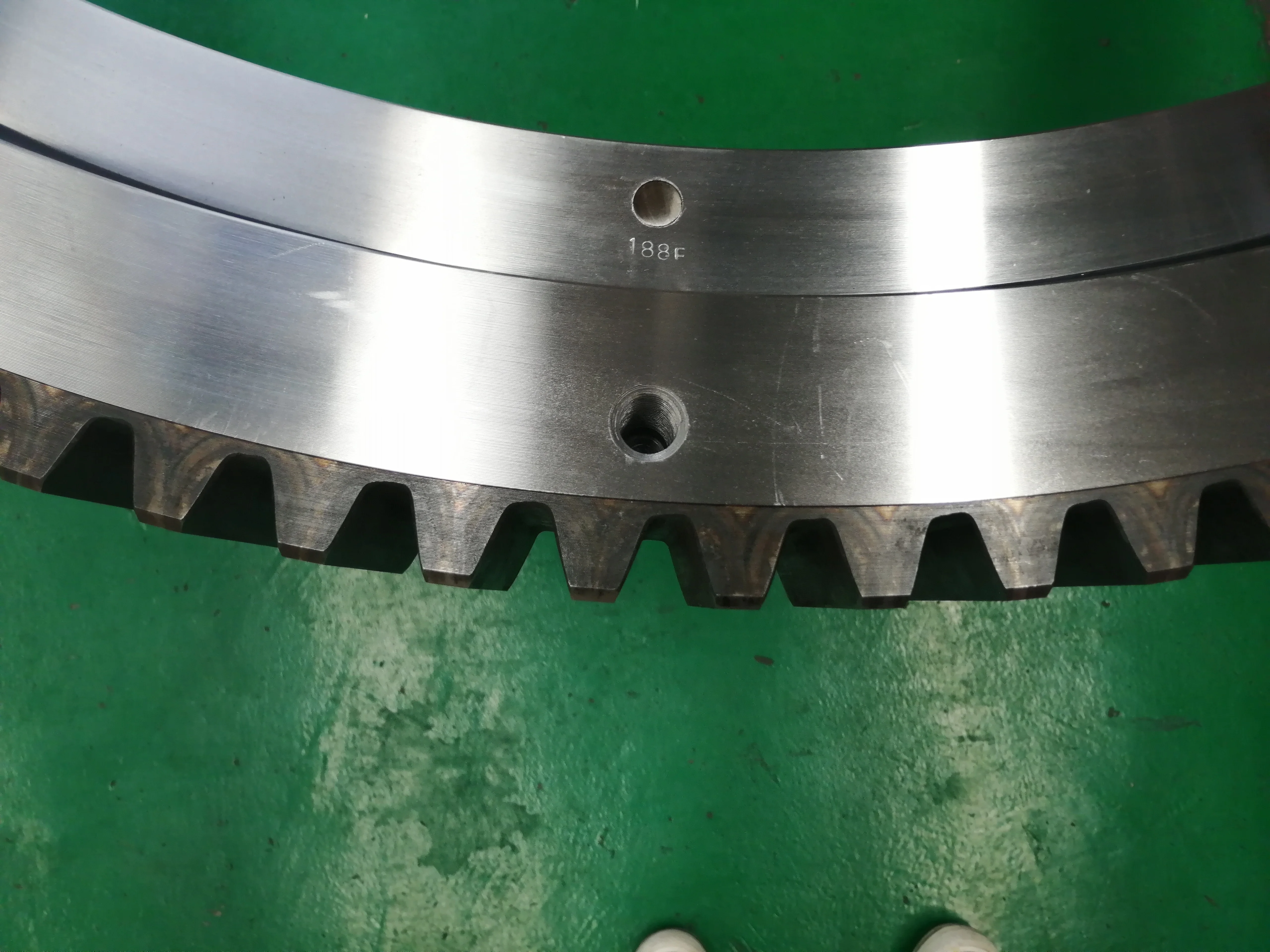 External Gear Four Point Contact Ball Slewing Ring Bearing Swing