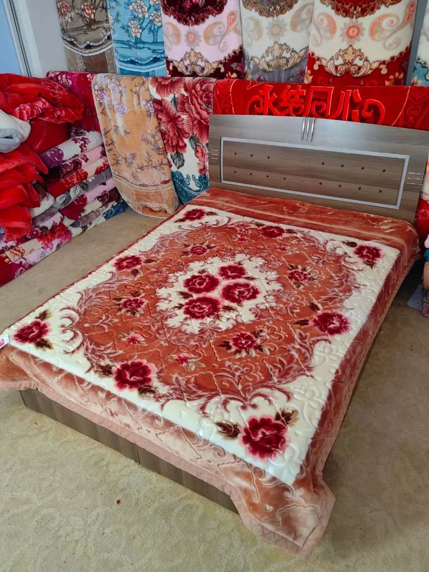Wholesale Polyester Super Soft Cozy Raschel Mink Blanket for dubai Luxury Gift Raschel Blanket for Winter