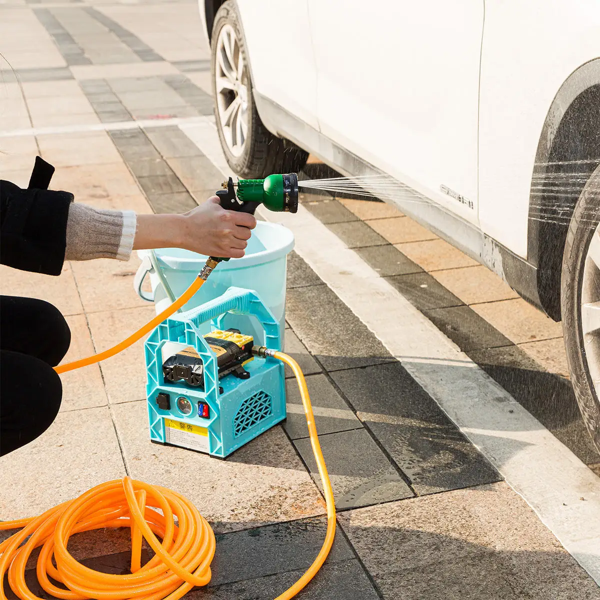 High-Pressure Portable Power Pump Sprayer Electric Water Garden Car Wash Battery-Operated Made of Durable PP Plastic