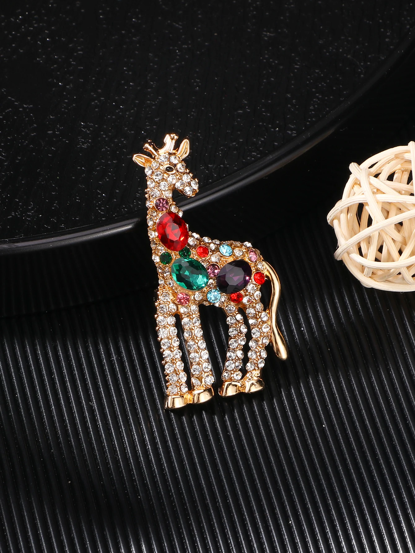 Vintage Cross-Border New Giraffe Brooch Fashionable Rhinestone Pin Brooch Gifts Weddings Parties Children Unisex Mainly Alloy