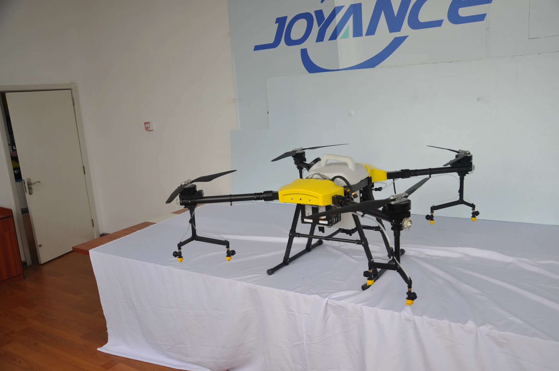 16 liters high efficient and effective drone agriculture sprayer aircraft pulverizador agricola