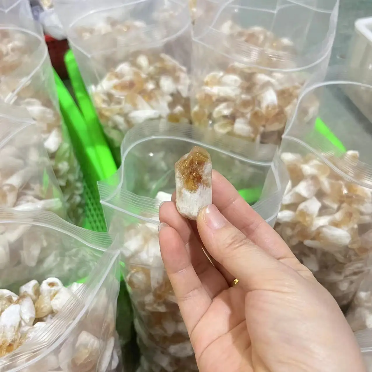 Wholesale Natural Healing Yellow Crystal Rough Quartz Citrine Teeth Raw Stone Specimen for Room Home Fengshui Decoration