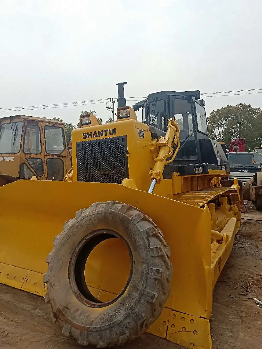Гусеничный бульдозер SHANTUI SD22/SD26/SD32 23 т/40 т 270 л.с./340 л.с. на продажу