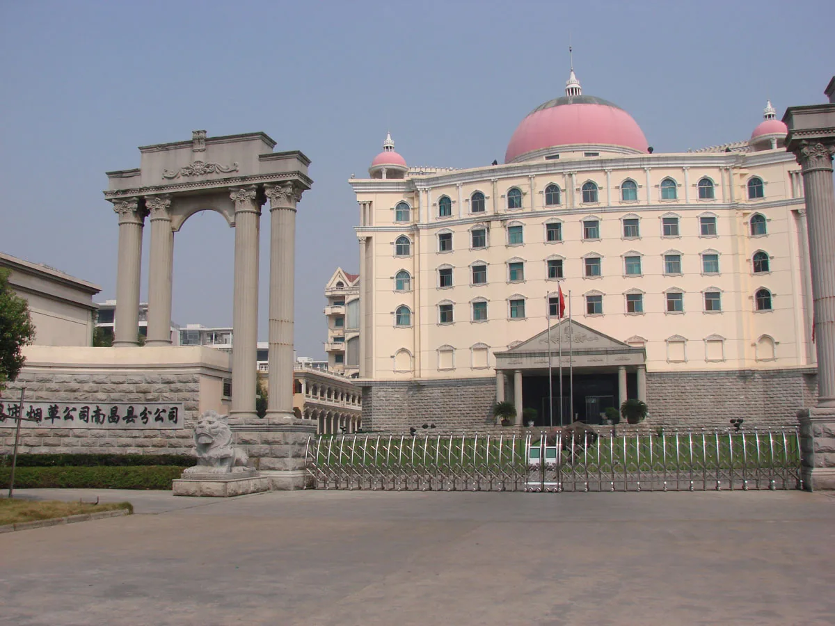 Заводская поставка, Автоматические выдвижные ворота, алюминиевый аккордеон, подъездные ворота