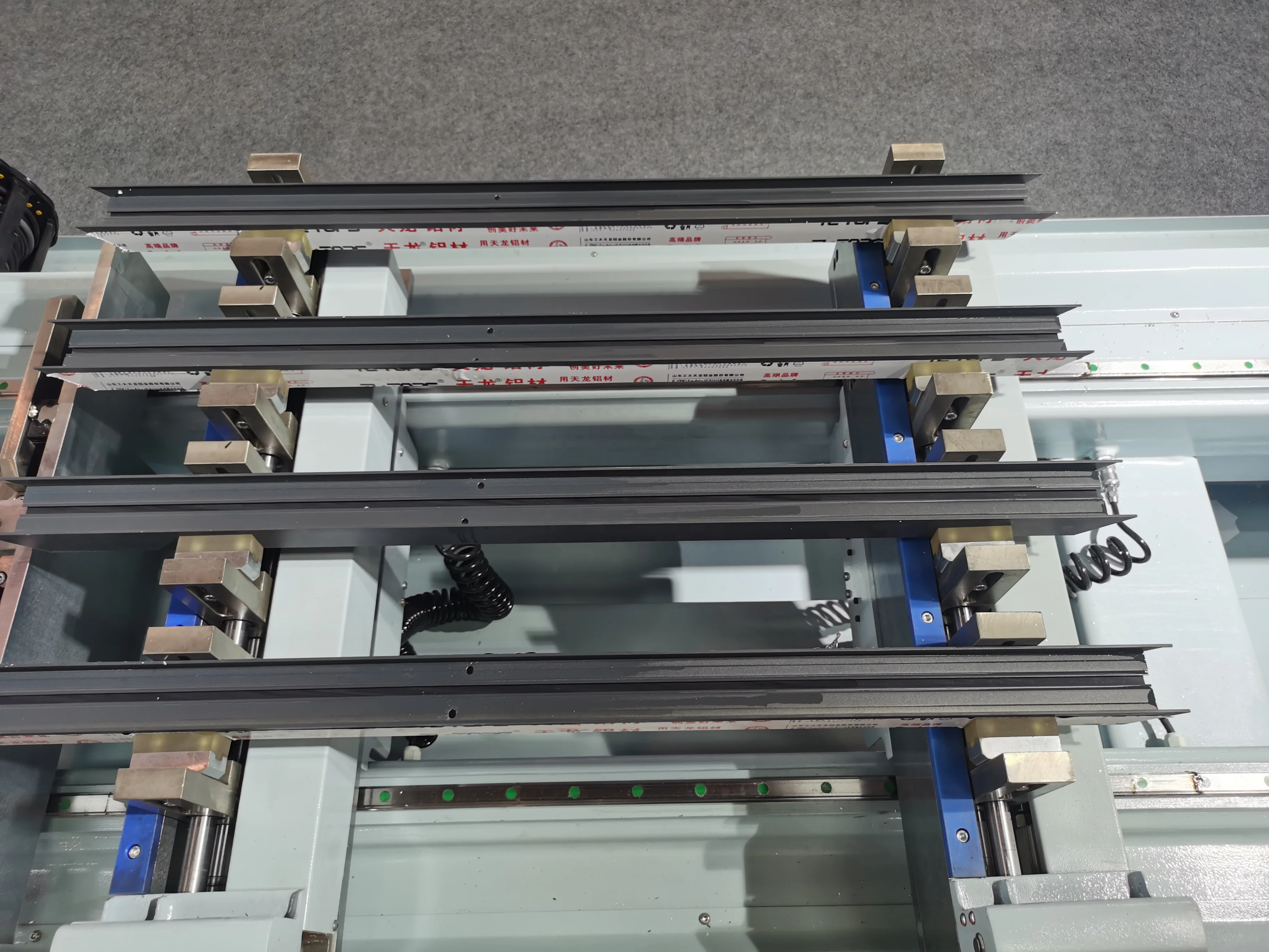 4 Heads, 3 Heads, 2 Heads Aluminium Profile CNC Milling Machine Hot Sale