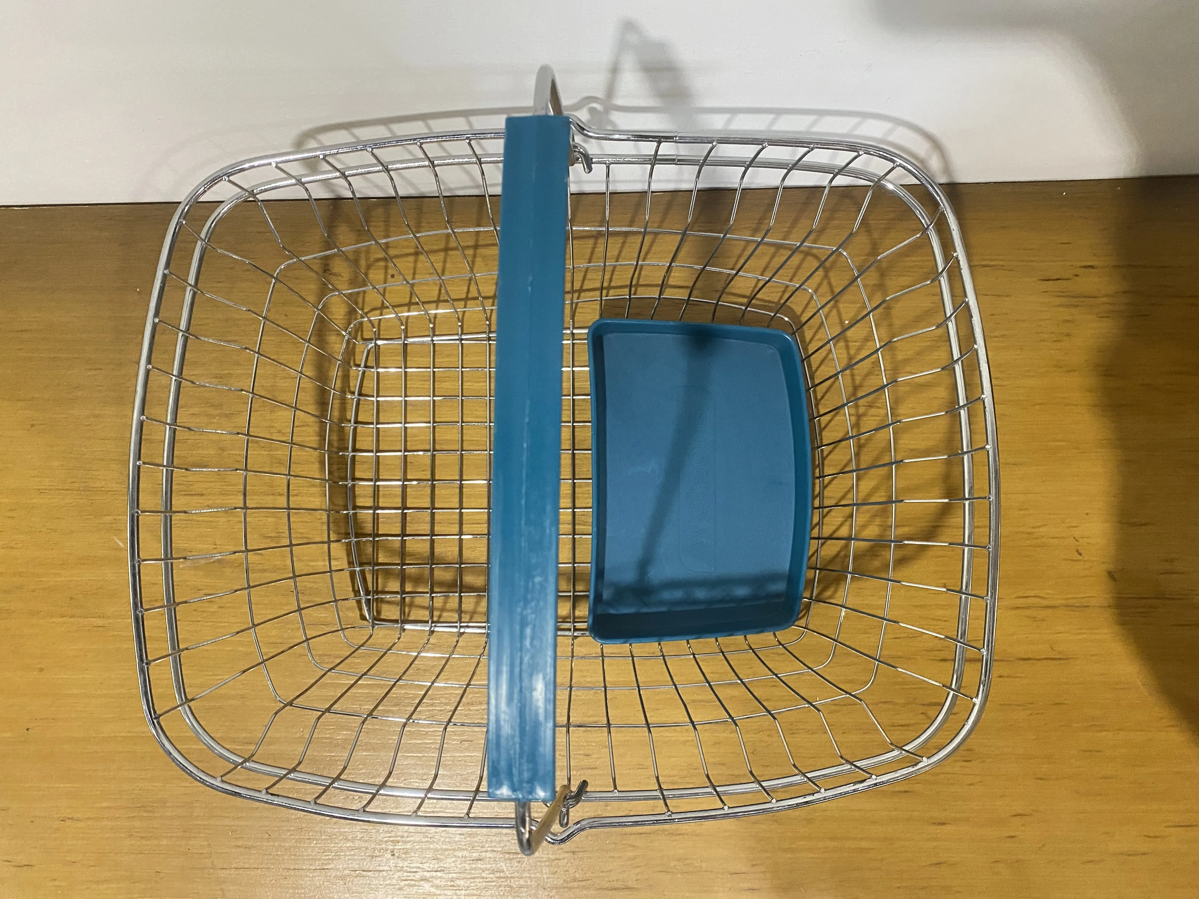 Wholesale Supermarket Chrome Wire Shopping Basket Handle Basket With LOGO