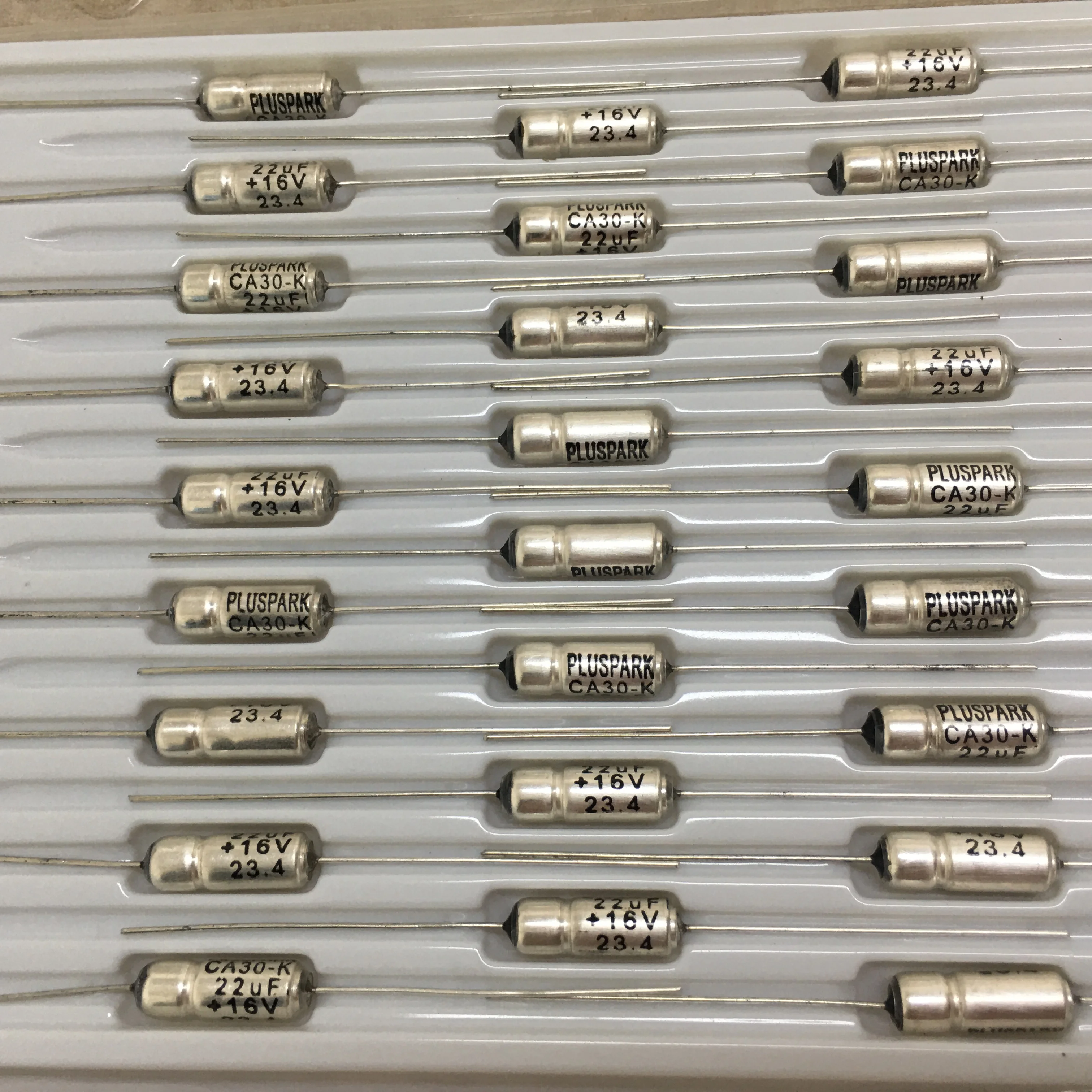 16V 2.2uF 2.2MFD 2.2MKF Wet Tantalum Capacitors with Epoxy End-Fill Sintered Anode