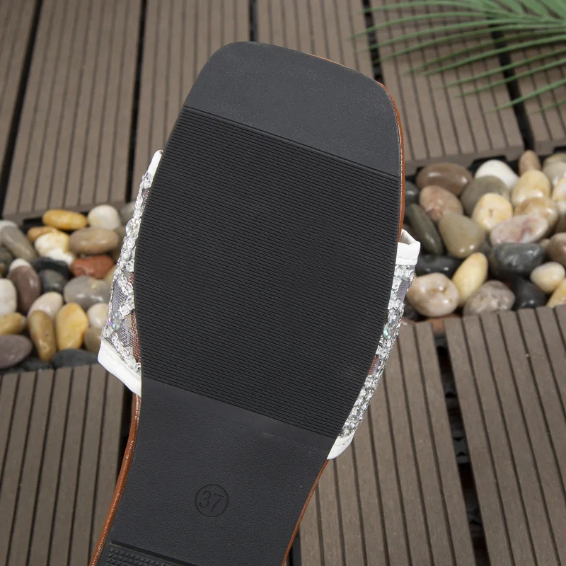 2023 Summer New Style Fashion Flat Women Slippers Trendy Women Sandal Slippers
