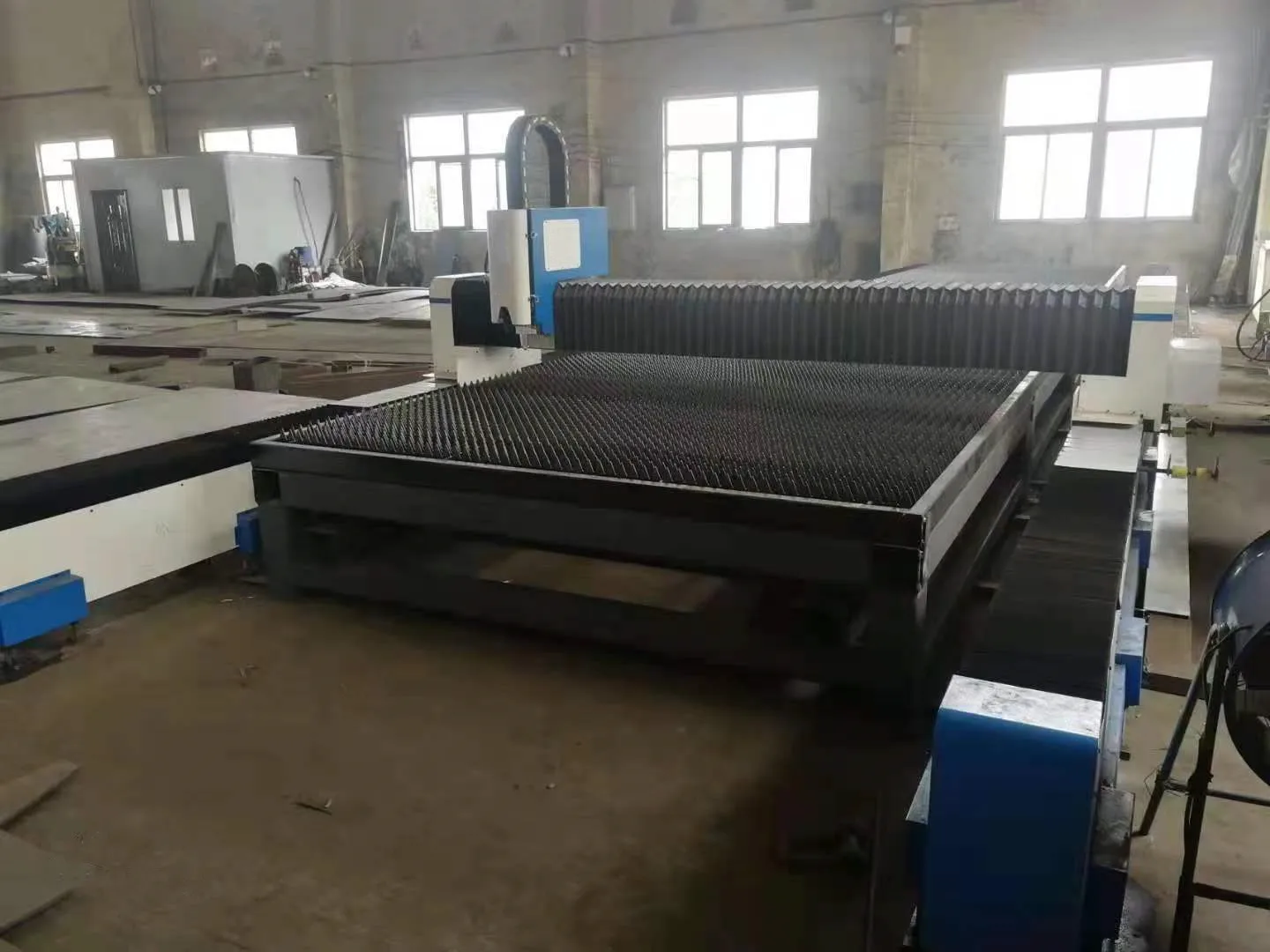 Rbqlty 8000x2500mm Big Worktable 12KW 20KW 30KW Gantry Type Metal Steel Laser Cutting Machine