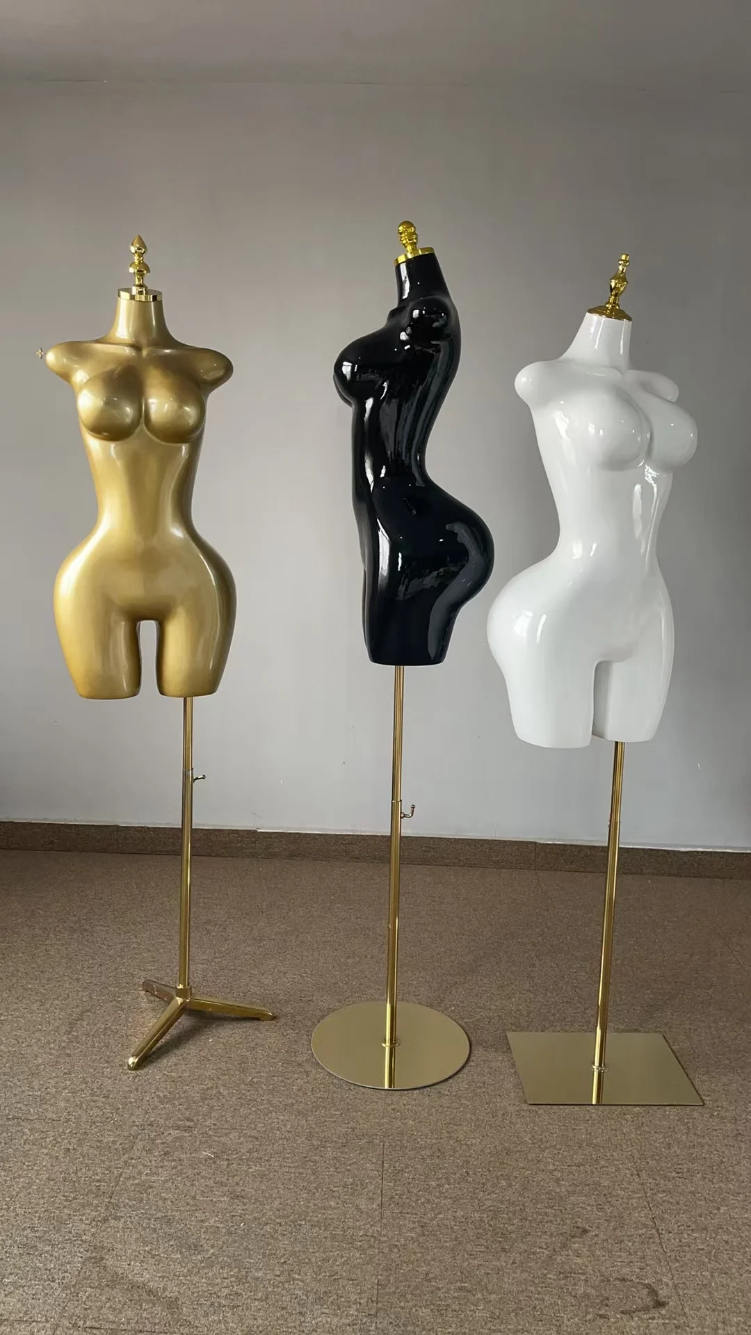 Wholesale curvy models XXL female torso dummy upper body dress foam mannequin gold mannequins doll for sale