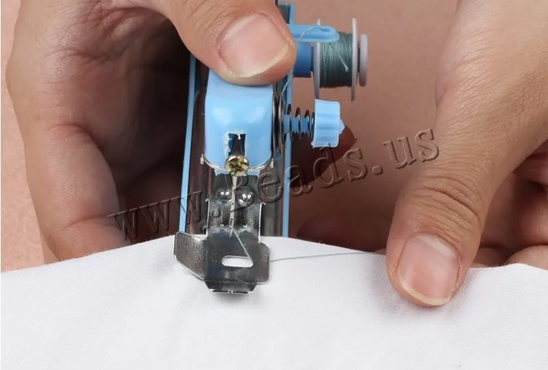 Wholesale Plastic Mini manual Sewing Machine with Iron Random Color 527023